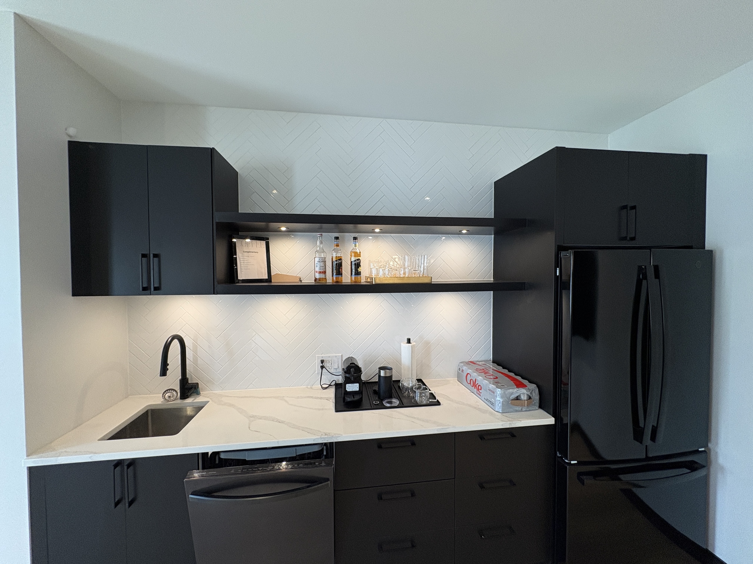 Boardroom-kitchen-finsihed-2.jpg